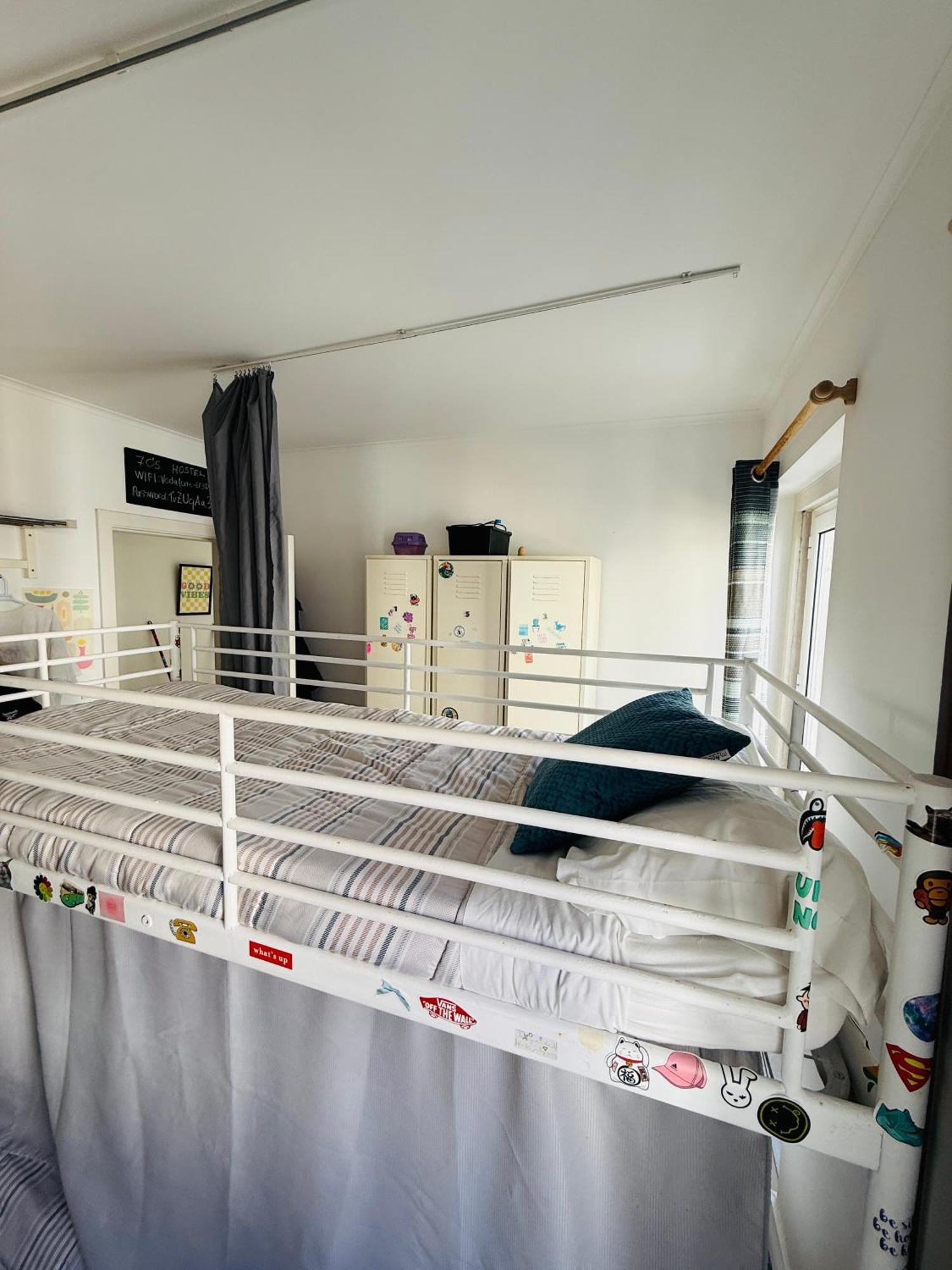 70'S Hostel Эрисейра Экстерьер фото